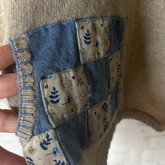 Vintage Christopher & Banks Beige Hoodie Blue Patchwork Pocket Sweater M Y2K - Picture 6 of 8